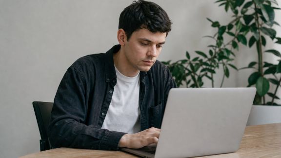 Apprendre à coder sans expérience : les méthodes qui fonctionnent vraiment