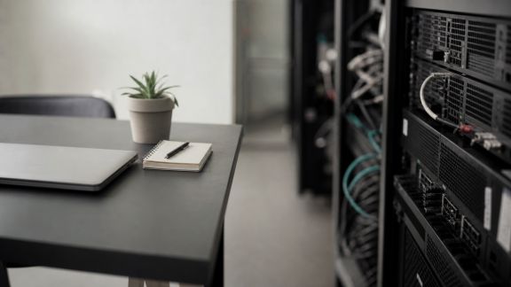 Découvrir le front-end et le back-end : quelles différences et comment choisir ?
