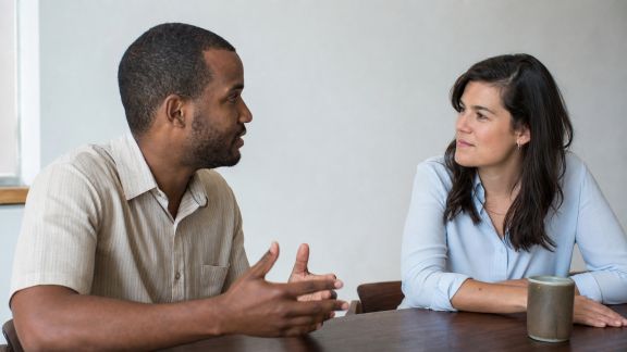 Parler avec un accent étranger : frein ou atout pour la communication ?